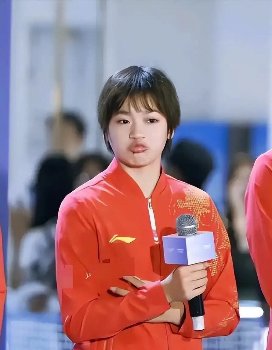 谁也不曾想到，拆伙未满一年，陈芋汐已和她走上完全不同的道路