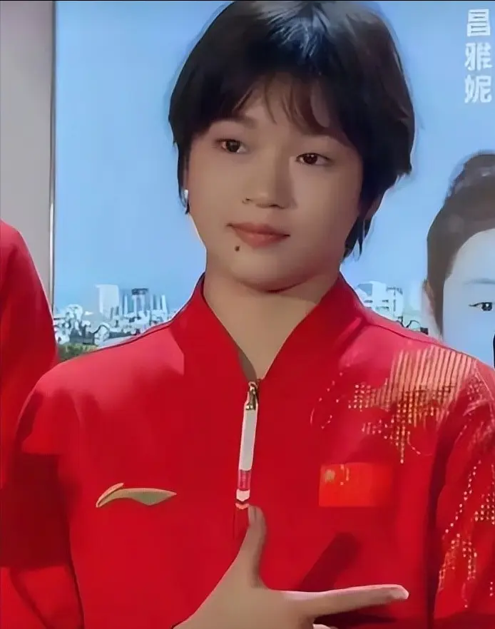 谁也不曾想到，拆伙未满一年，陈芋汐已和她走上完全不同的道路