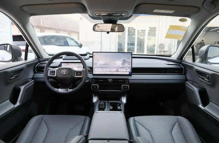 新手买车先看安全！这两款动力强底盘稳的SUV耐用又舒适