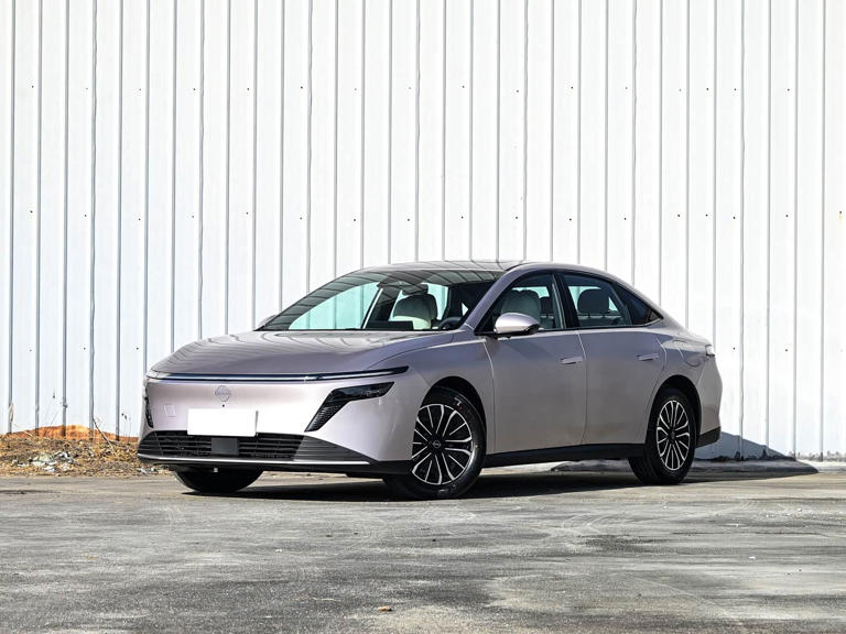 舒适卷王来袭！日产插混轿车不足10万，家用闭眼冲！ 