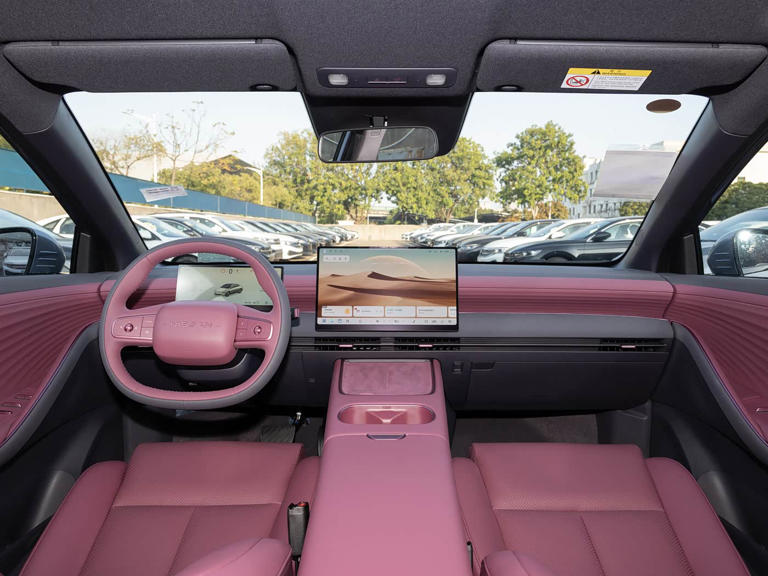 舒适卷王来袭！日产插混轿车不足10万，家用闭眼冲！