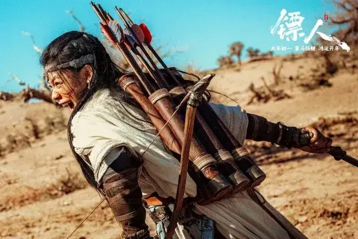 陈丽君在《镖人》中“咬掉一侧箭羽能不能射出拐弯箭”？中国科学院回应