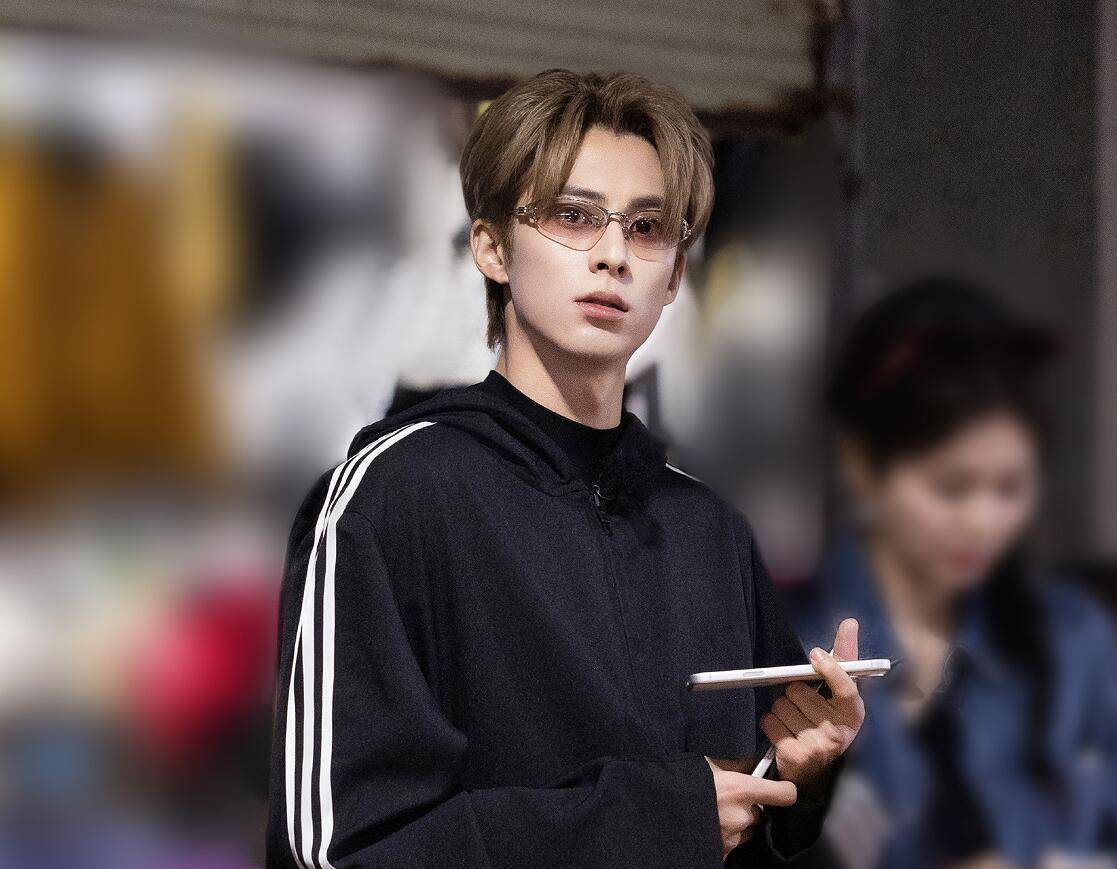 要不是白鹿的“两级反转”，这期《客栈2026》怕是要被骂上热搜了