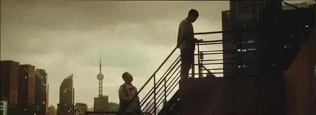 韩寒讽刺拉满：跟我玩脏？《飞驰人生3》叶经理，手段脏人不脏！