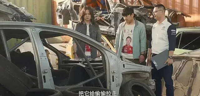 韩寒讽刺拉满：跟我玩脏？《飞驰人生3》叶经理，手段脏人不脏！