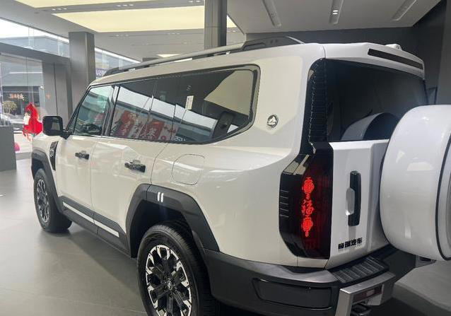 三吨重混动越野车开起来却这么丝滑？904马力捷途G700到底值不值