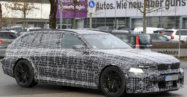 宝马M5旅行版中期改款谍照解析，V8插混动力能否续写传奇？