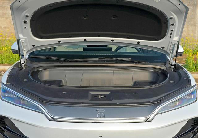 预计售18万？续航710km+后排能当床，比亚迪新款SUV实车亮相