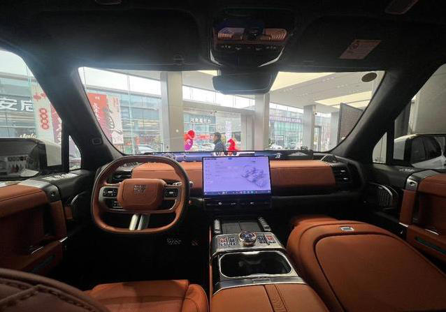 三吨重混动越野车开起来却这么丝滑？904马力捷途G700到底值不值