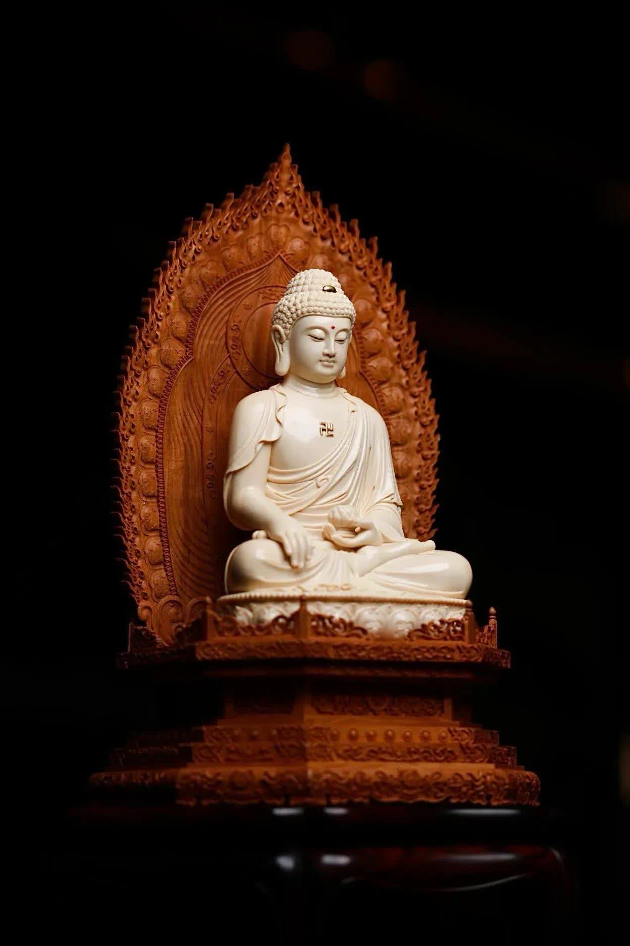 一尊阿弥陀佛，静到极处的光