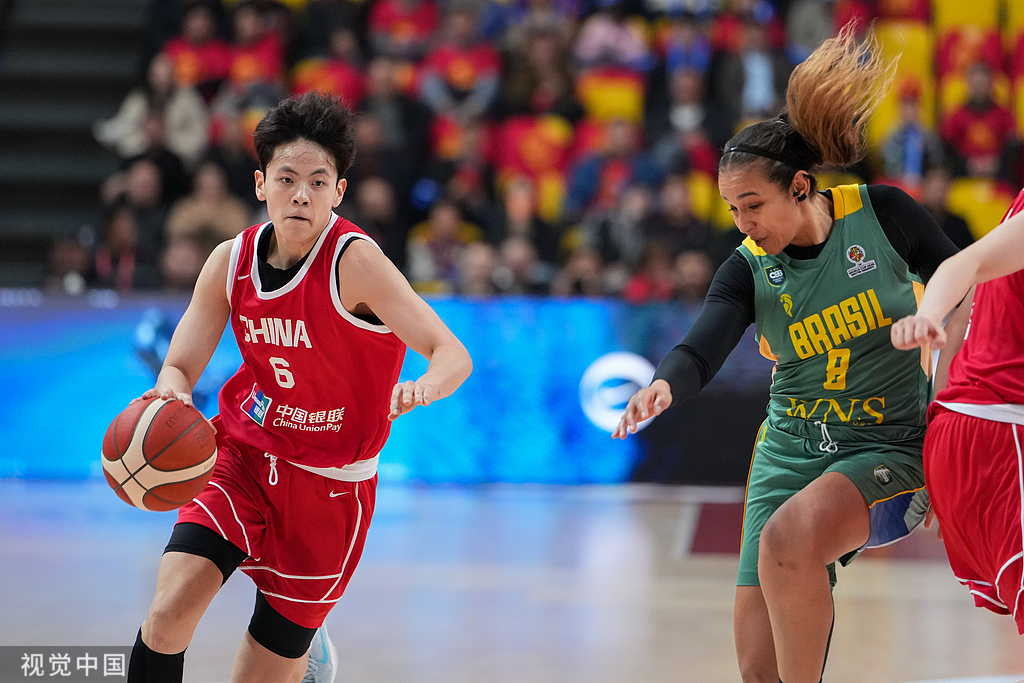 女篮热身赛：中国女篮加时74-69力克巴西 王思雨21分