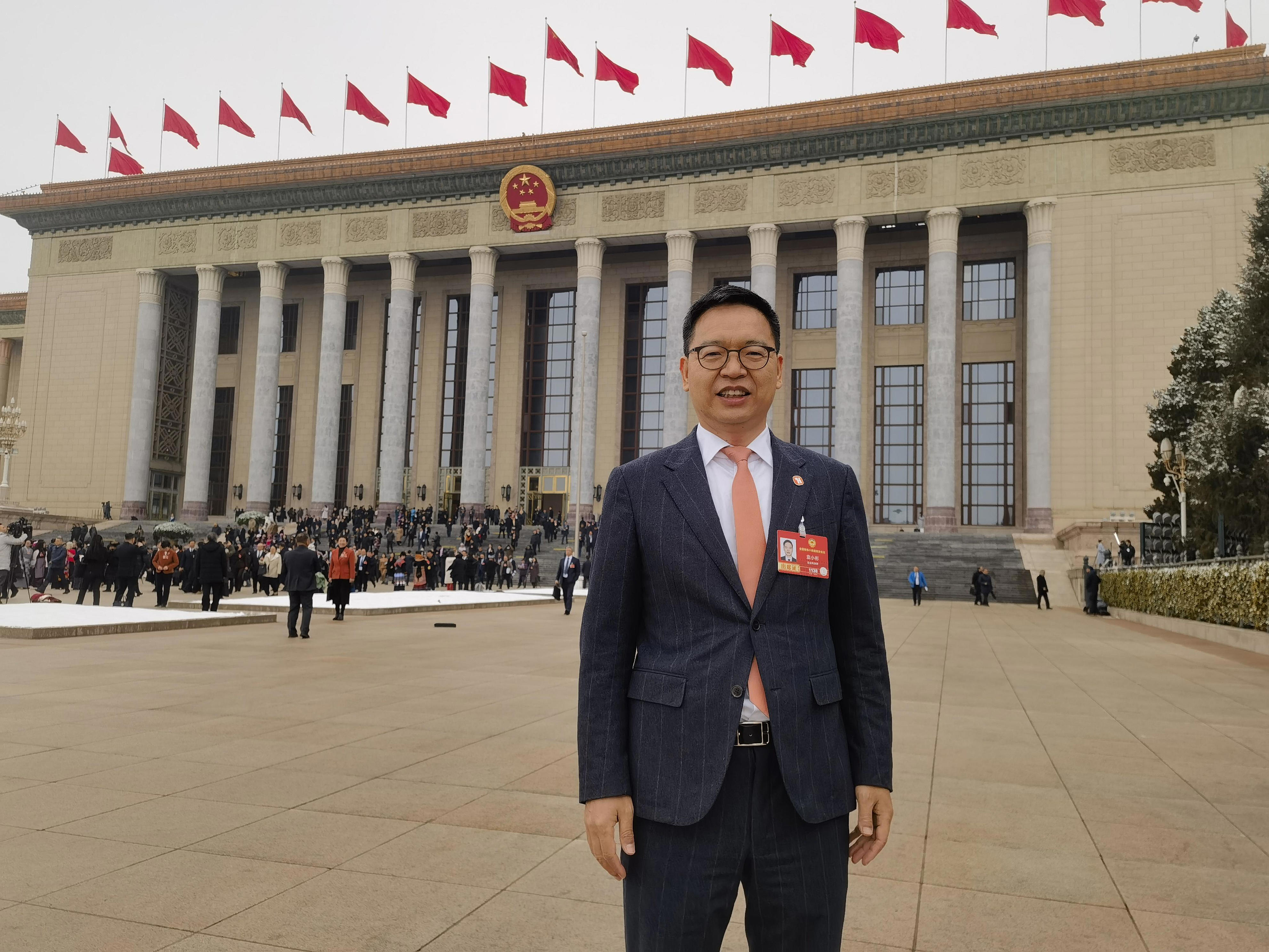 全国政协委员袁小彬：建议取消私家车年审制度，实施远程监测