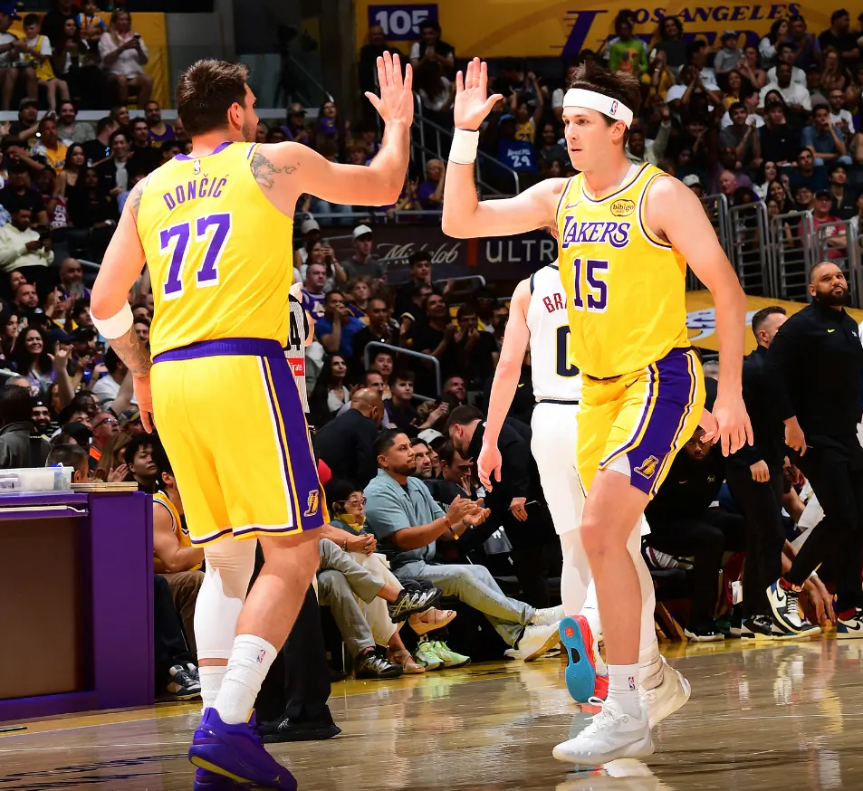 全美热搜第一!里夫斯2罚1中+反弹绝平：轰32+7+6救赎两致命失误