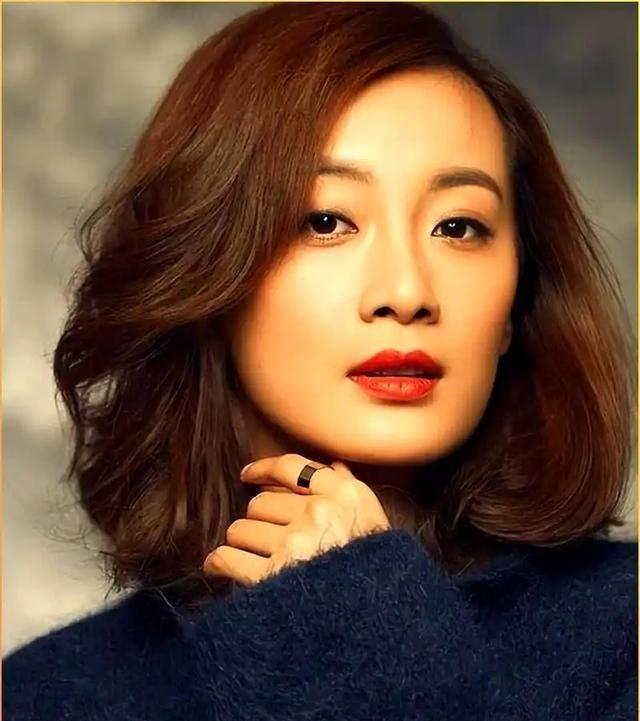 女演员与他同居五年，将美好的年华都给了他，他却选择和闺蜜结婚