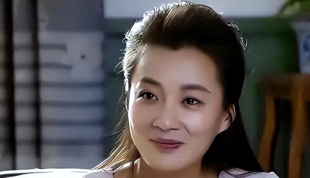 女演员与他同居五年，将美好的年华都给了他，他却选择和闺蜜结婚