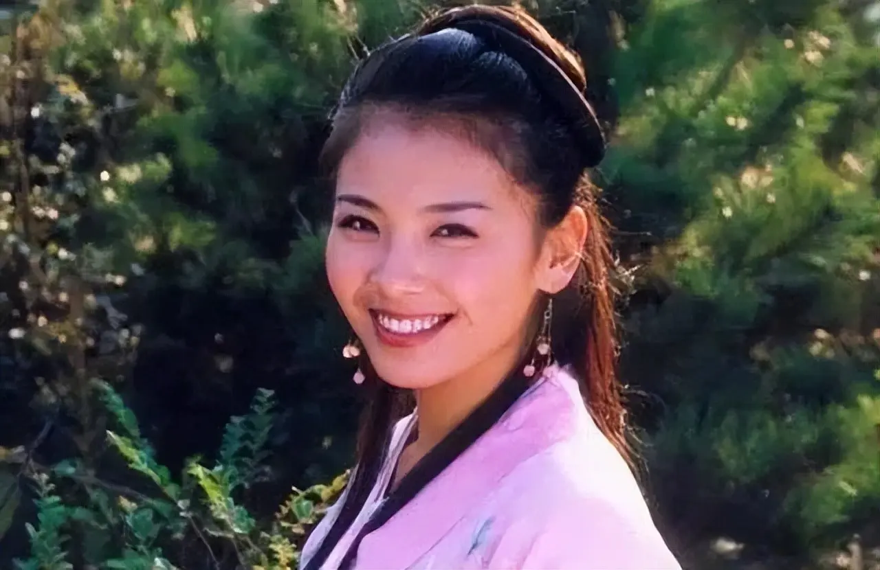 阿朱不是那么好演的，将6版本的阿朱放在一起比较，差距一目了然