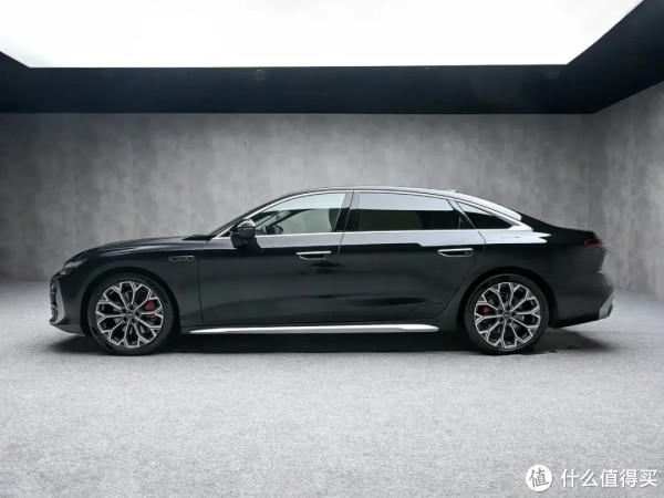 全新奥迪A6L来了，“官降”10.49万元，尺寸加长，外观变化大