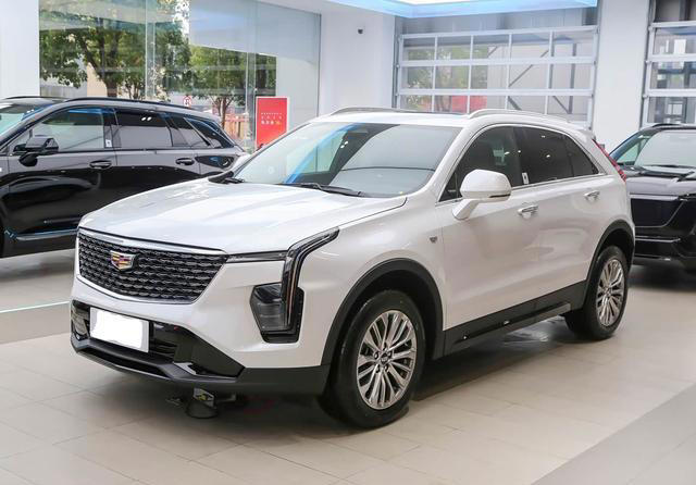 凯迪拉克入门级豪华SUV，一口价15.99万起！搭载33英寸9K曲面大屏