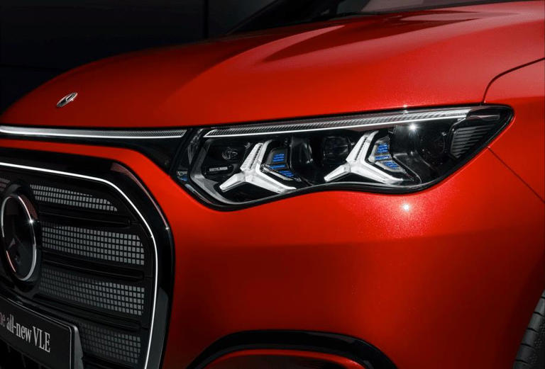 梅赛德斯-奔驰VLE纯电MPV登场，6-8座布局，续航700km！