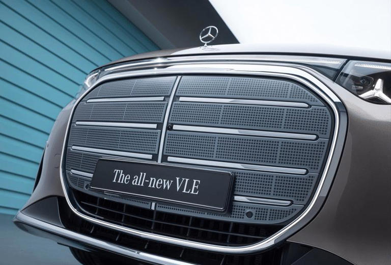 梅赛德斯-奔驰VLE纯电MPV登场，6-8座布局，续航700km！
