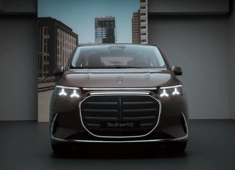 梅赛德斯-奔驰VLE纯电MPV登场，6-8座布局，续航700km！