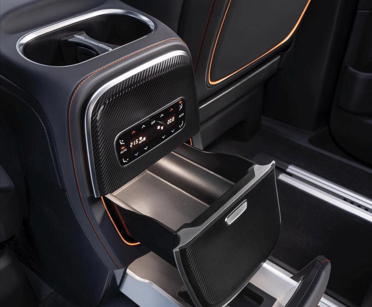 梅赛德斯-奔驰VLE纯电MPV登场，6-8座布局，续航700km！