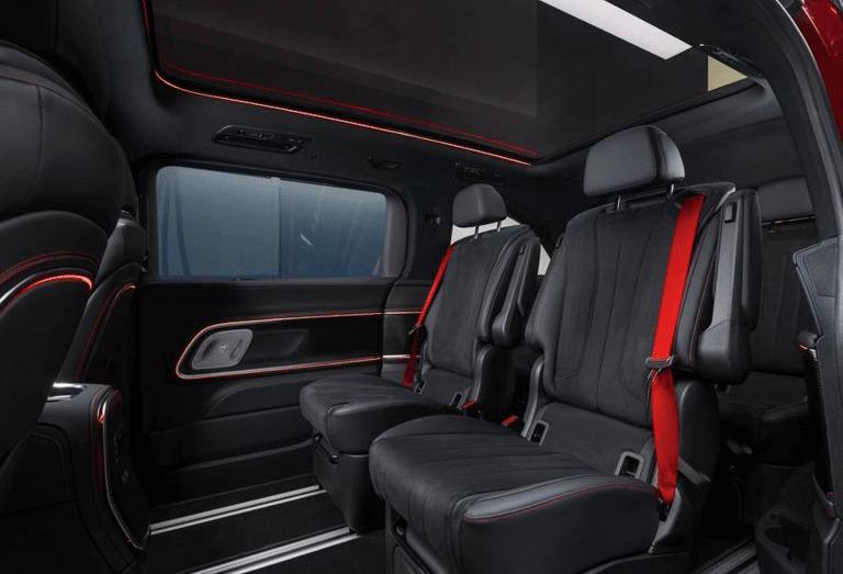 梅赛德斯-奔驰VLE纯电MPV登场，6-8座布局，续航700km！