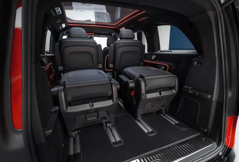 梅赛德斯-奔驰VLE纯电MPV登场，6-8座布局，续航700km！