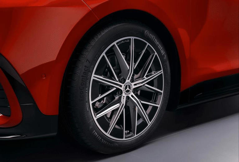 梅赛德斯-奔驰VLE纯电MPV登场，6-8座布局，续航700km！