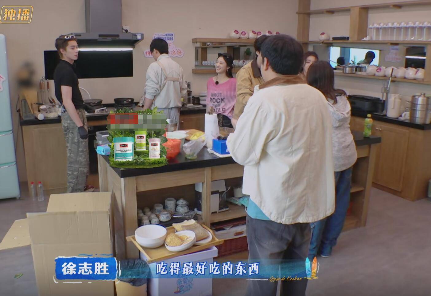 要是没有白鹿的“欠骂操作”，这期《客栈》怕是要被骂上热搜了