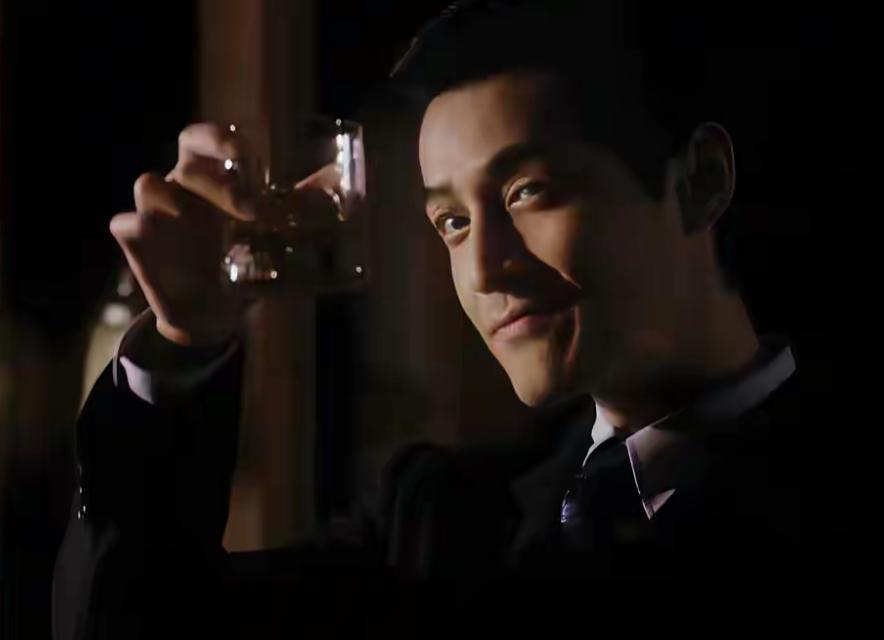 央媒官宣，43岁胡歌正式上任，职务不一般，网友：影坛地位又变了