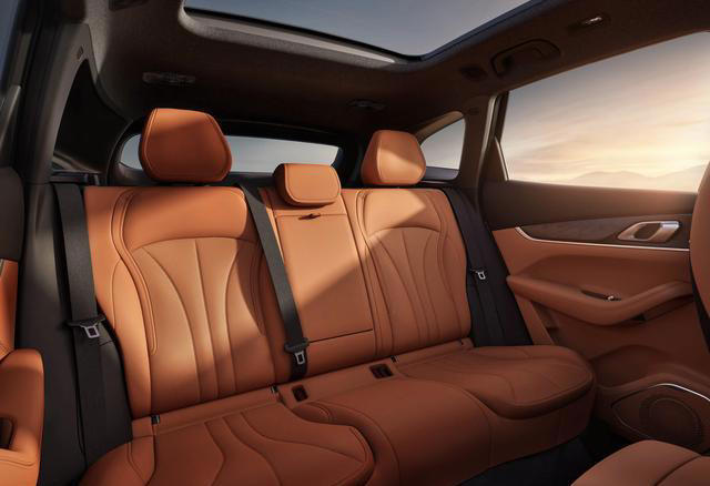 吉利的爆款SUV，轴距2785mm，搭载1.5升插混动力，续航1730km？