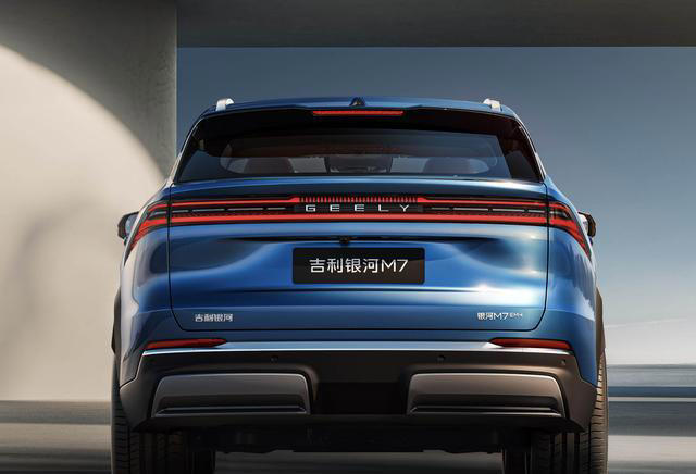 吉利的爆款SUV，轴距2785mm，搭载1.5升插混动力，续航1730km？