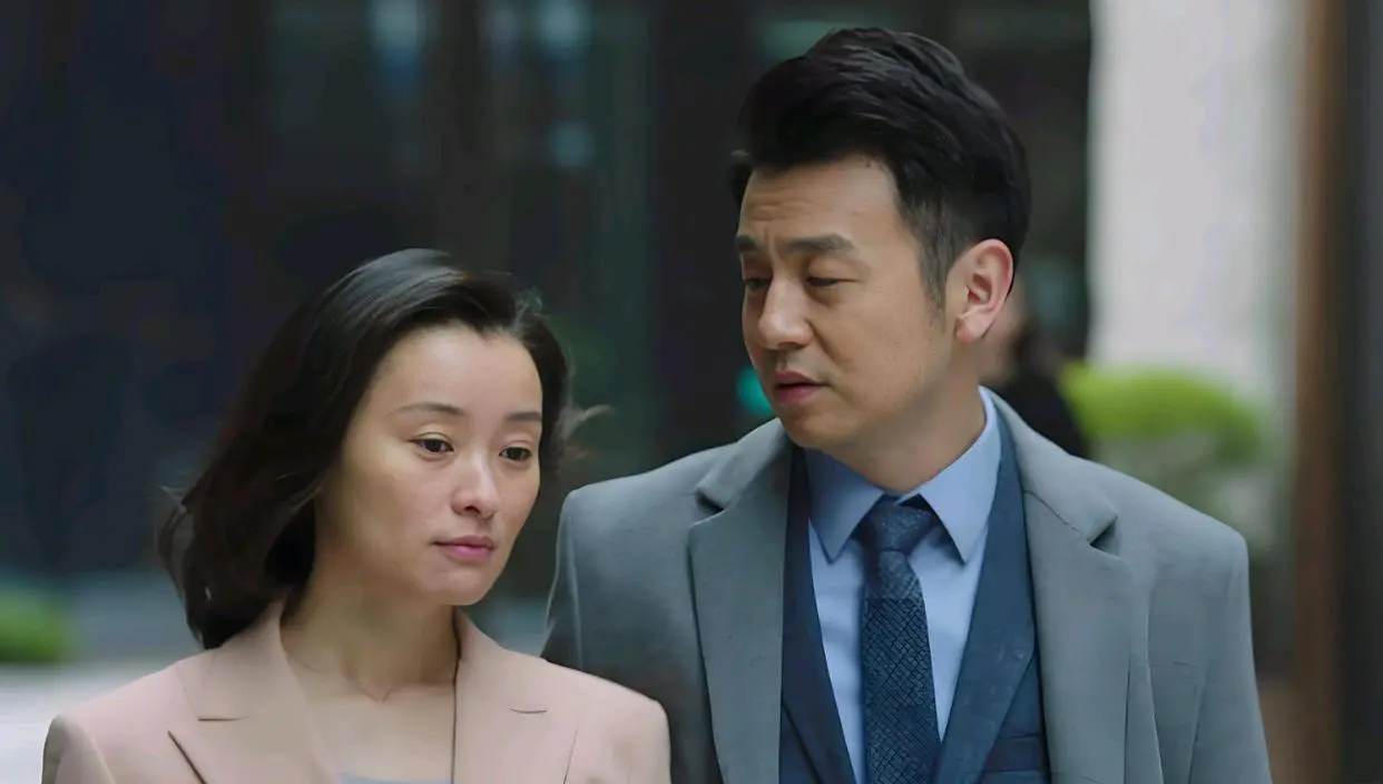 重温《我的前半生》才知，陈俊生在看清凌玲的真面目之后，为什么不与她离婚