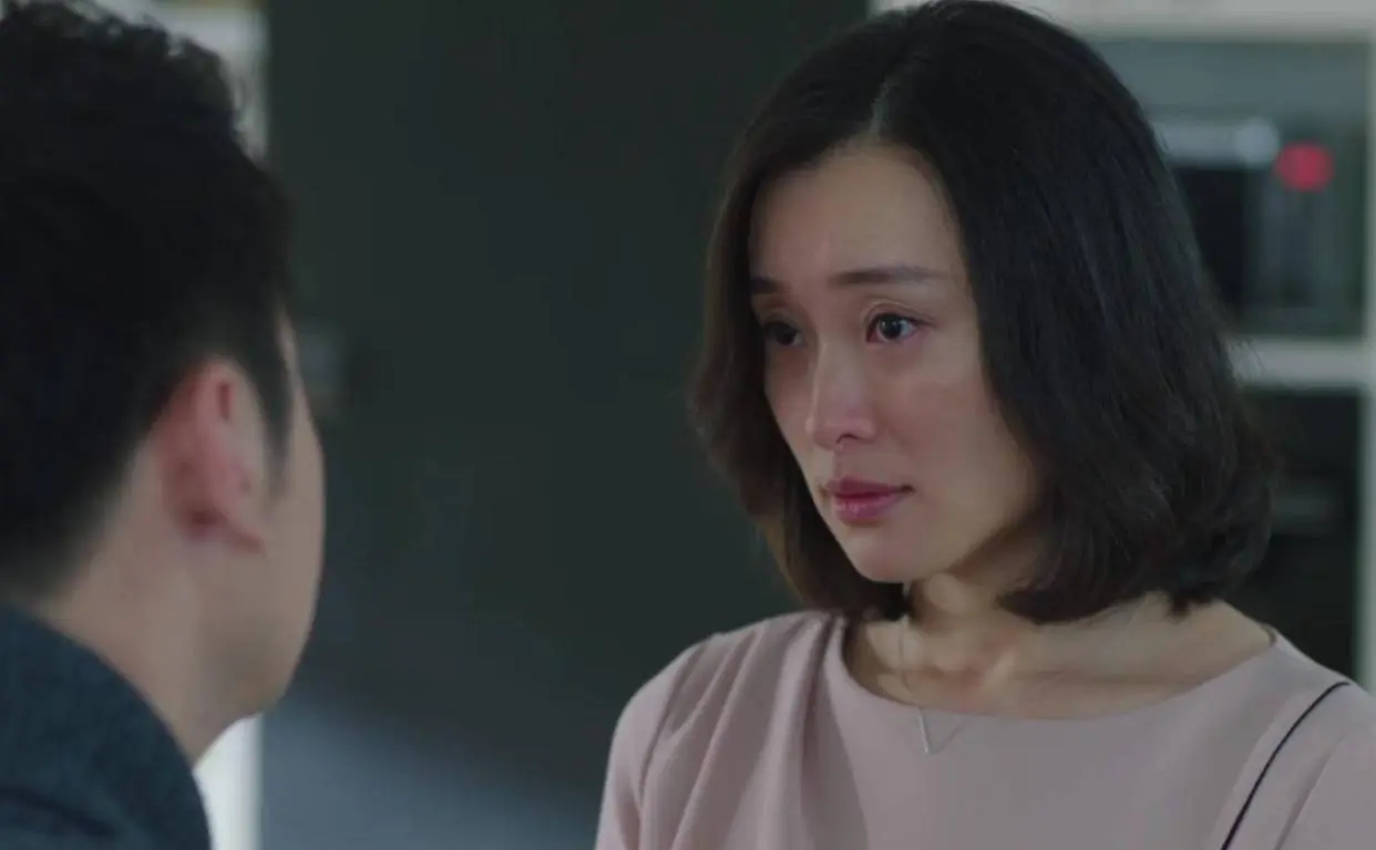 重温《我的前半生》才知，陈俊生在看清凌玲的真面目之后，为什么不与她离婚