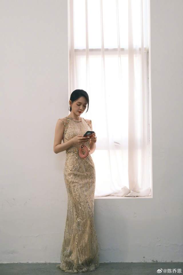 46岁陈乔恩晒照，身材凹凸有致状态满分，自侃体力回到十年前