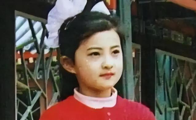 金铭从“小婉君”到45岁：身高成了最大阻碍，却活得比谁都自在