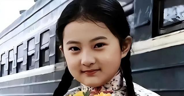 金铭从“小婉君”到45岁：身高成了最大阻碍，却活得比谁都自在