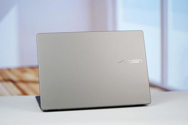 全金属机身、轻至1.32kg！微星尊爵14 AI+ 2026笔记本图赏
