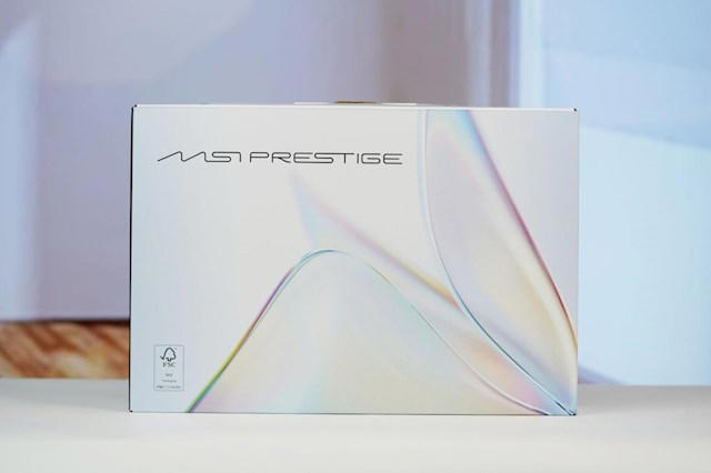 全金属机身、轻至1.32kg！微星尊爵14 AI+ 2026笔记本图赏