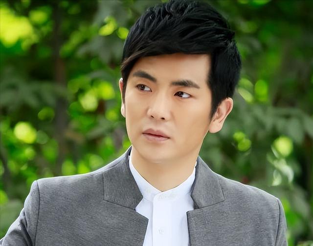 原来他就是张佳宁舅舅，长相帅气多才多艺，为培养外甥女付出太多