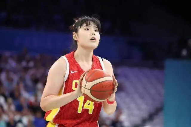 李月汝21+11统治内线! 解说：自信和好胜心是优秀运动员底层代码