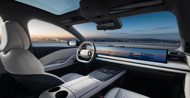 日常用车优选！银河E8四驱版3.49秒破百+800V超充定义纯电新标杆