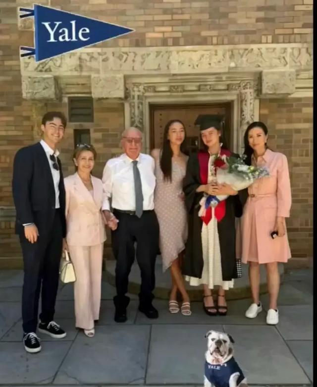 Ĭ���95����ĵ�Я��Ů��ʢװ���� ���ĸ���ͬ������Ʋ��ʹ���