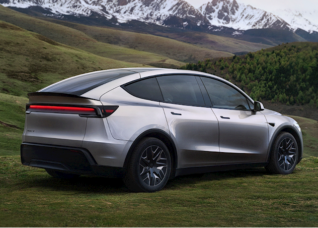 六座纯电SUV实测：特斯拉Model Y L更能跑、理想i8更舒适