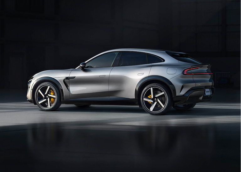 法拉利Purosangue V12高性能版本来袭，或可利好小米YU7