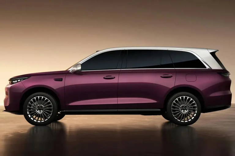 魏牌V9X官图发布：搭载2.0T插混系统，三排座椅均配有座椅按摩