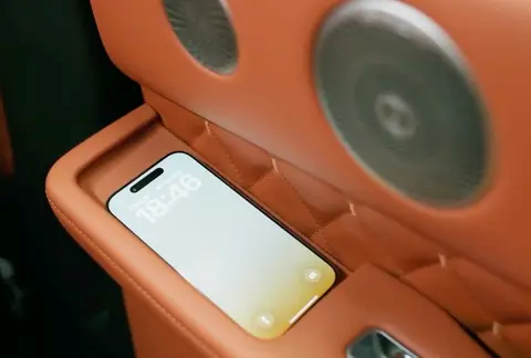 魏牌V9X官图发布：搭载2.0T插混系统，三排座椅均配有座椅按摩