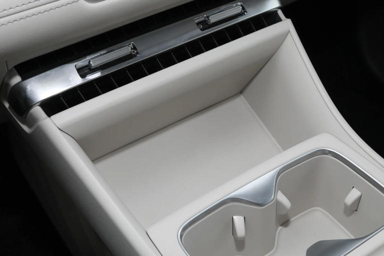 又一纯电A级车成爆款！6万多起售续航530km，10万内买吗？