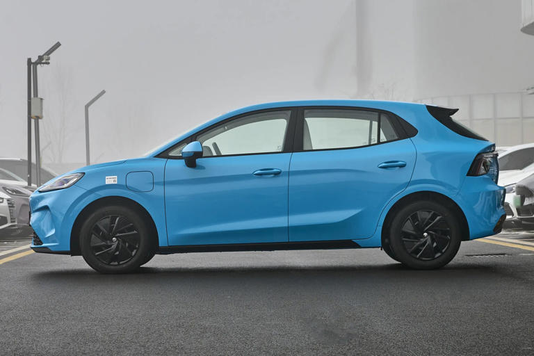 又一纯电A级车成爆款！6万多起售续航530km，10万内买吗？